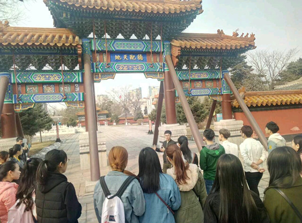 “古典书香 文庙诵吟”旅游烹饪学院举办世界诗歌日主题活动