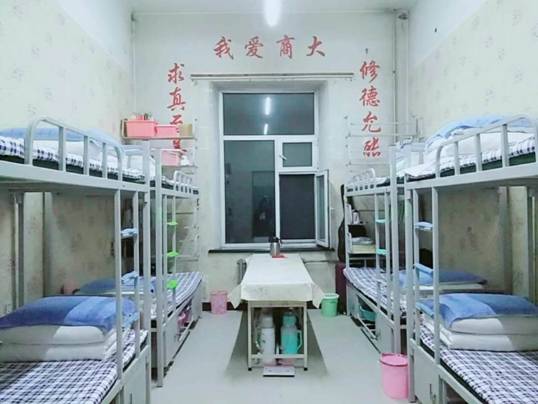 旅游烹饪学院安全教育系列活动纪实之一 ----开展寝室联合检查