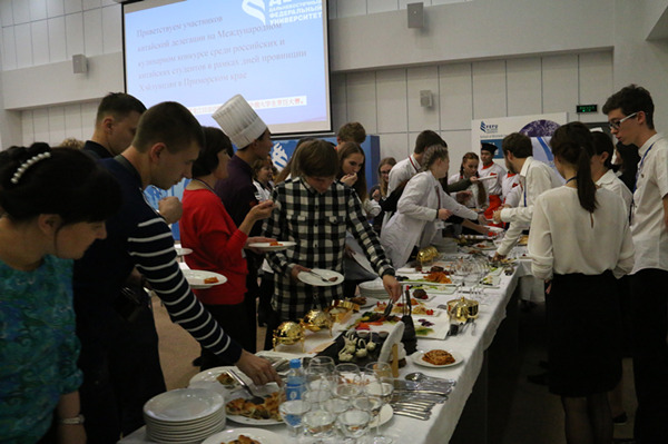 2016年中俄大学生烹饪技能大赛圆满结束 旅游烹饪学院再获佳绩