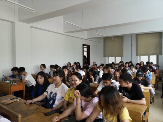 沉淀经验，携手并进——旅游烹饪学院举办优秀毕业生交流会