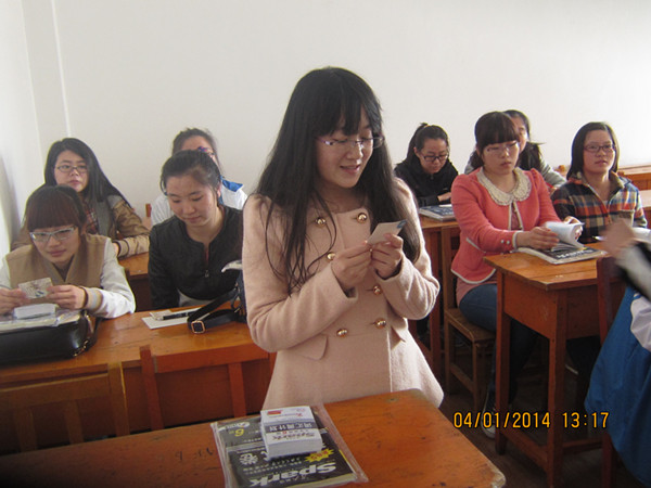 捐一缕书香，献一片真情 ----旅游烹饪学院为特困生捐助学习资料